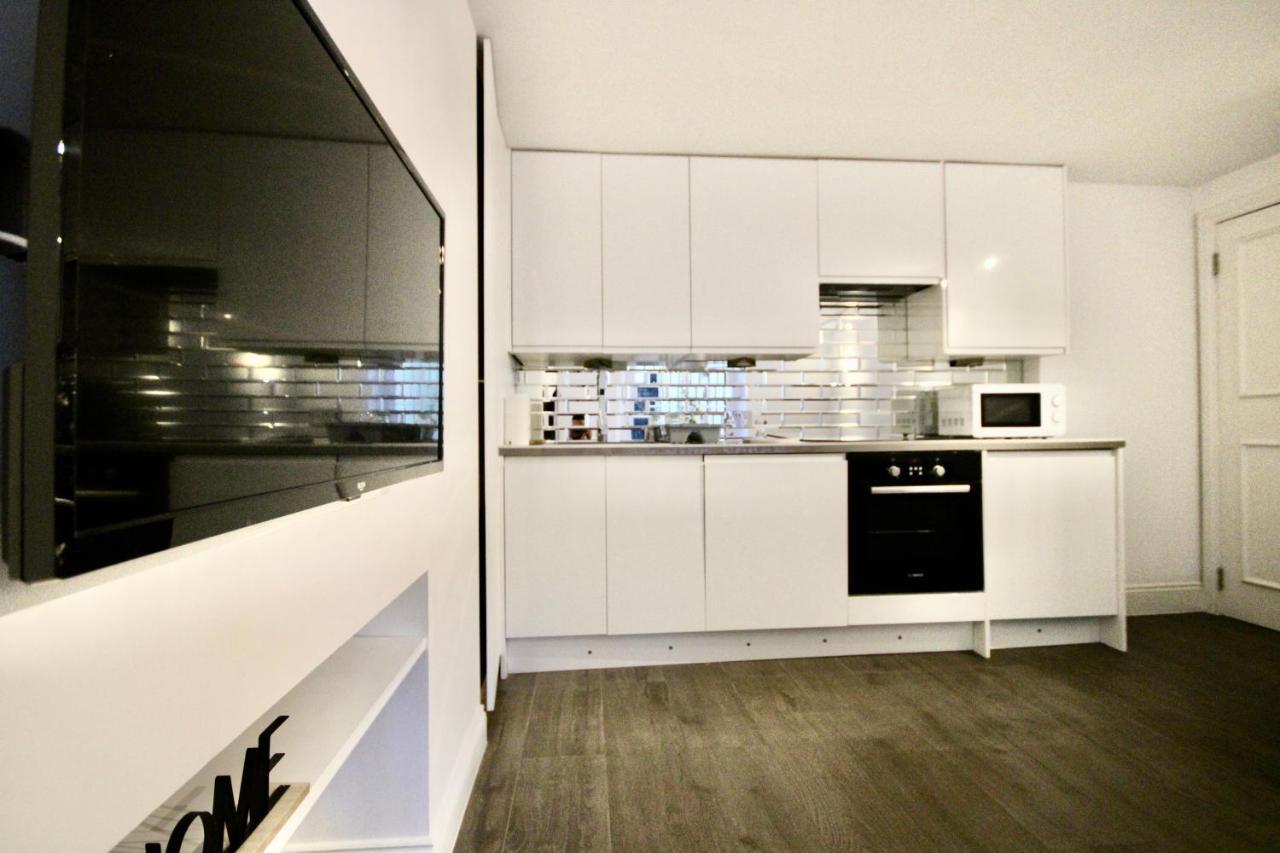 Superb Flat Near Victoria Station Apartman London Kültér fotó
